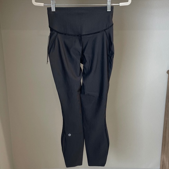 NWT Lululemon Base Pace High-Rise Tight 25" Two-Toned Black (Size 4) - Picture 5 of 6